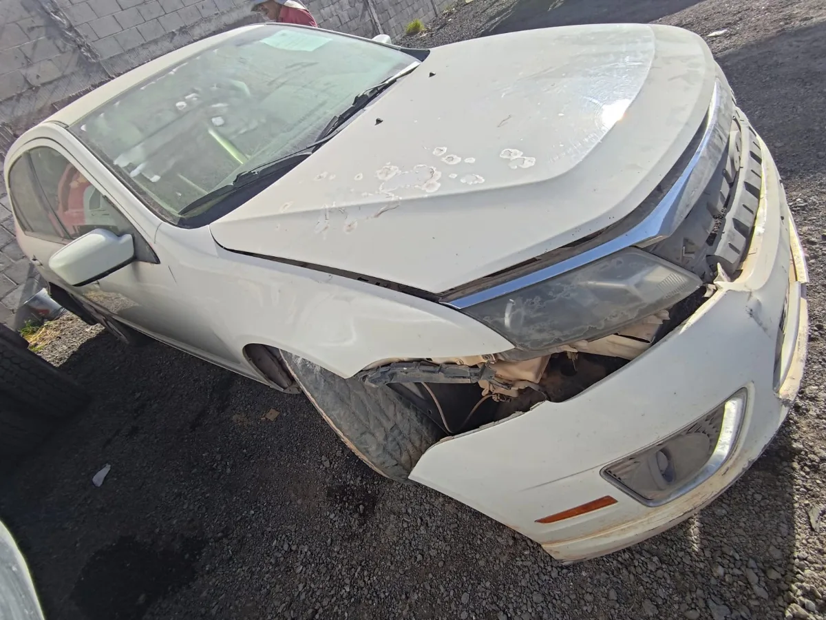 FORD  FUSION 2012 — foto 2